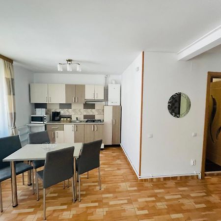 Garsoniera Family Lägenhet Buşteni Exteriör bild