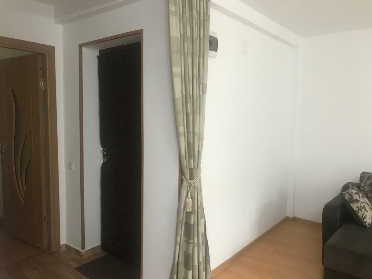 Garsoniera Family Lägenhet Buşteni Exteriör bild